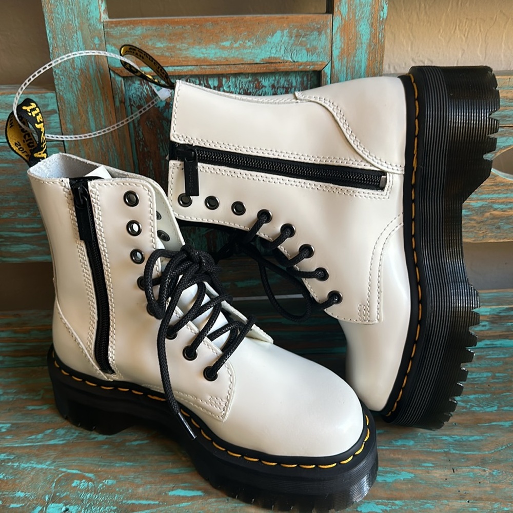 Dr. Martens Jadon Platform Side Zip Boots in White Leather Size 5 No Tags or Box